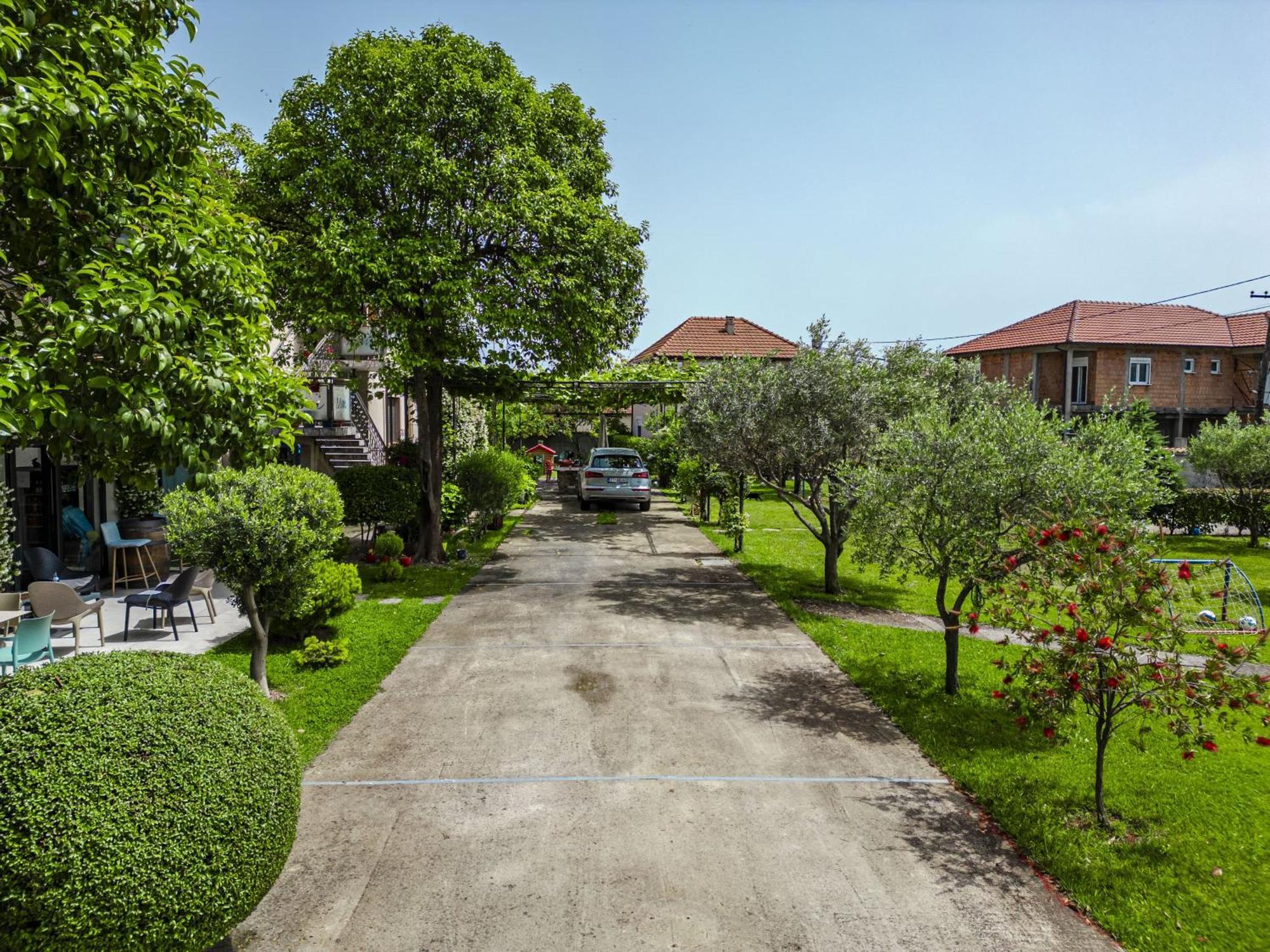 Apartments Aerodrom Podgorica Eksteriør billede