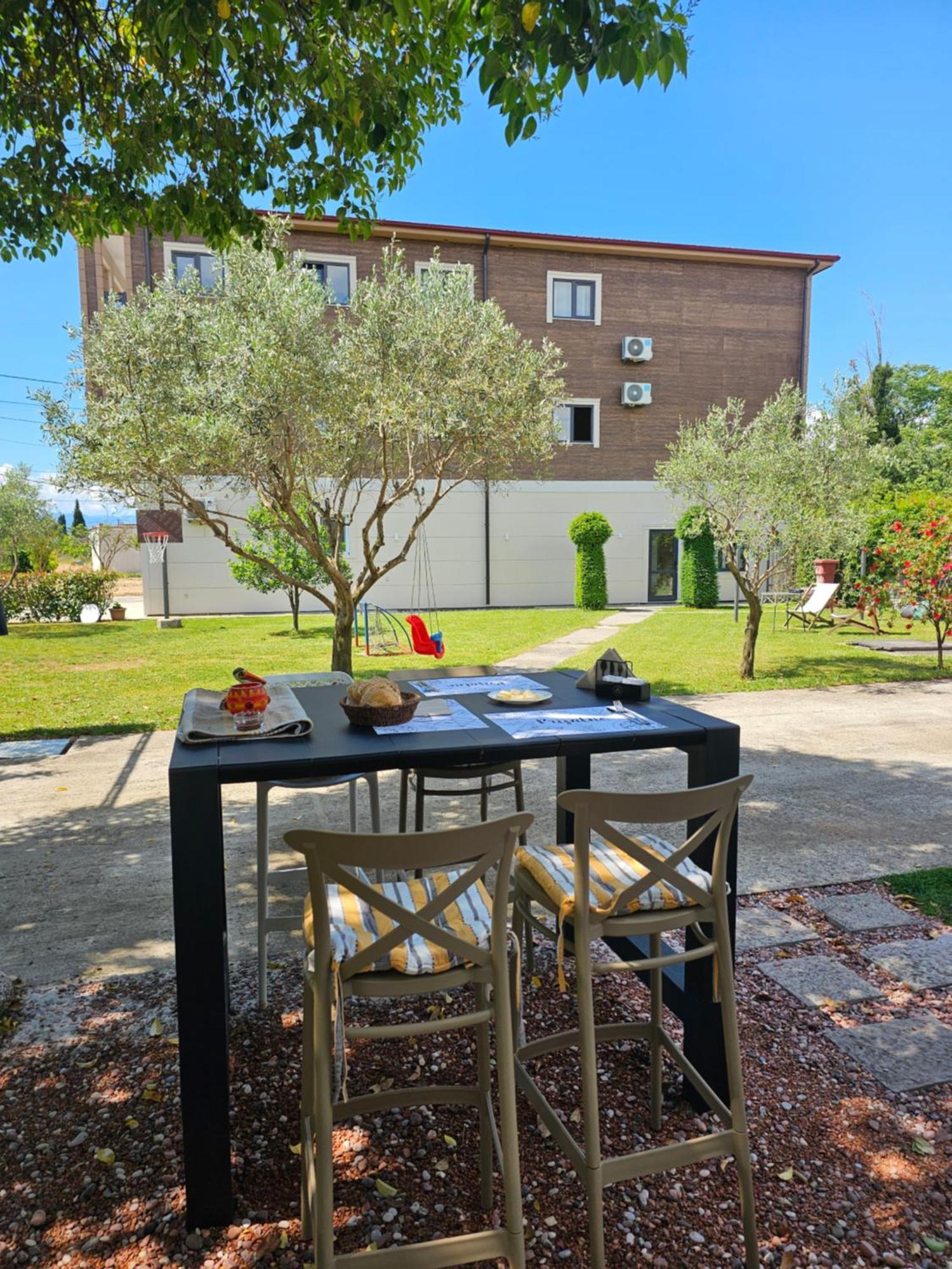Apartments Aerodrom Podgorica Eksteriør billede